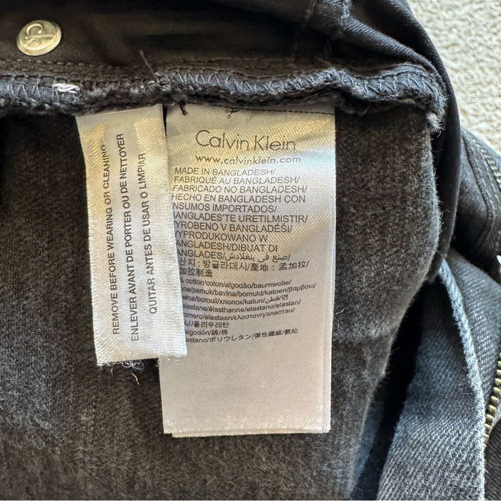 Calvin Klein Jeans Men's Washed Black Straight Jeans - Picture 6 of 7